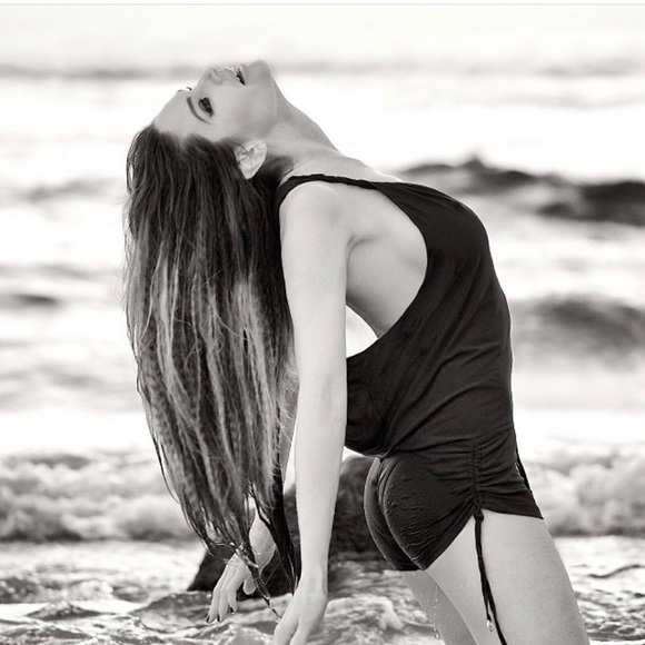 Luli fama shorts jumper cover up - Picture 2 of 8